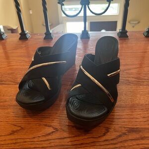 Women’s CROCS Leigh wedges